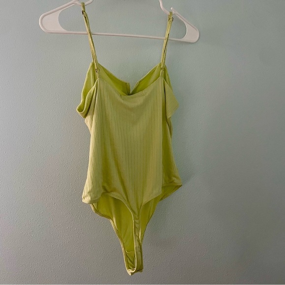 saltwater LUXE ESSENTIAL TANK BODYSUIT lime green size medium NWT - Picture 4 of 10